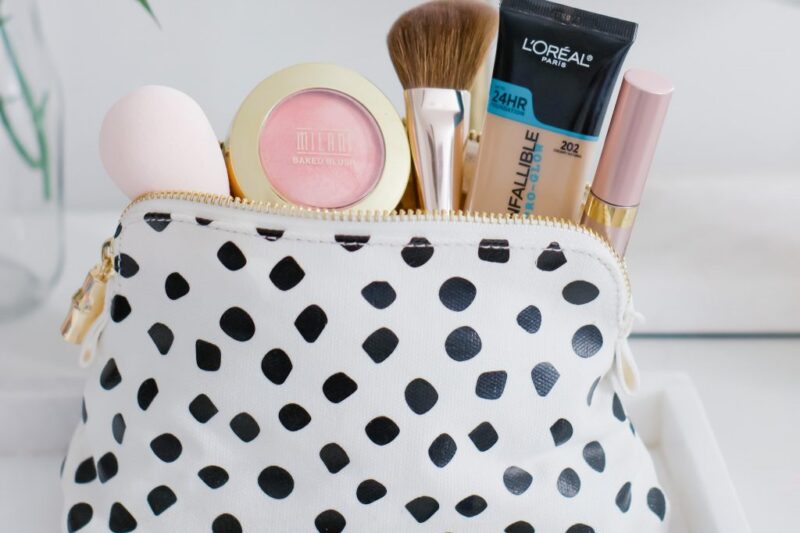 8 Best Drugstore Makeup Kits for Beginners in 2026